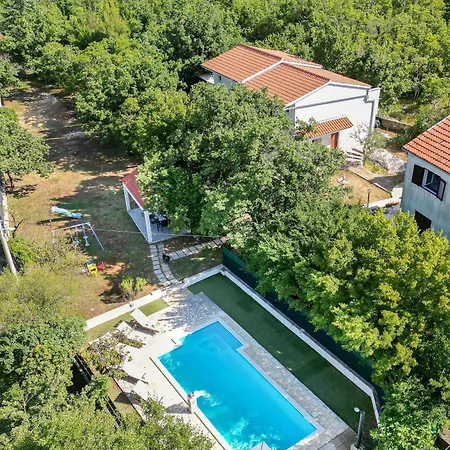 House Edvard بيت للعطل *