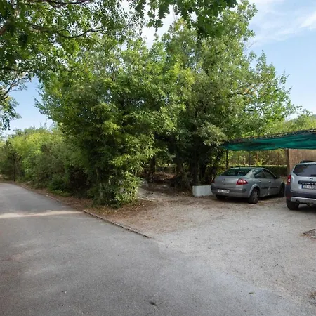 House Edvard بيت للعطل