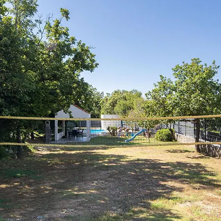 بيت للعطل House Edvard *